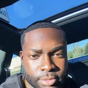 Meet your Posher, Traviee